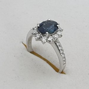 
BLUE SPPHIRE DIAMOND RING